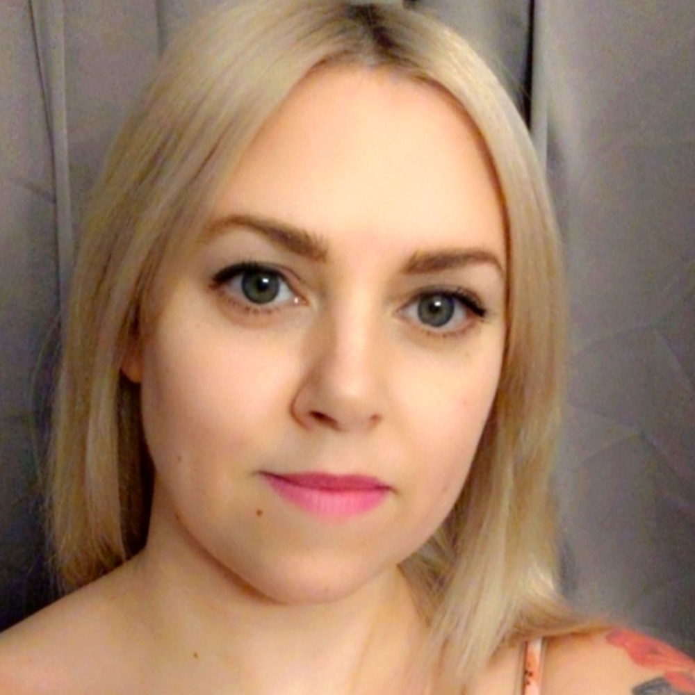 Meet your Posher, Casey